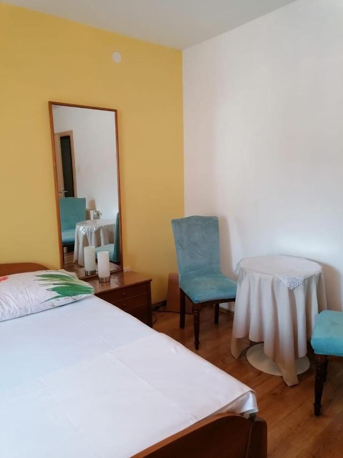 Guest House Lucija Макарська Екстер'єр фото