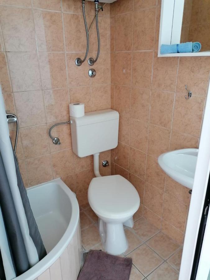Guest House Lucija Макарська Екстер'єр фото