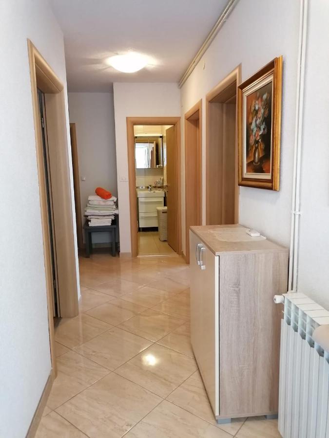 Guest House Lucija Макарська Екстер'єр фото
